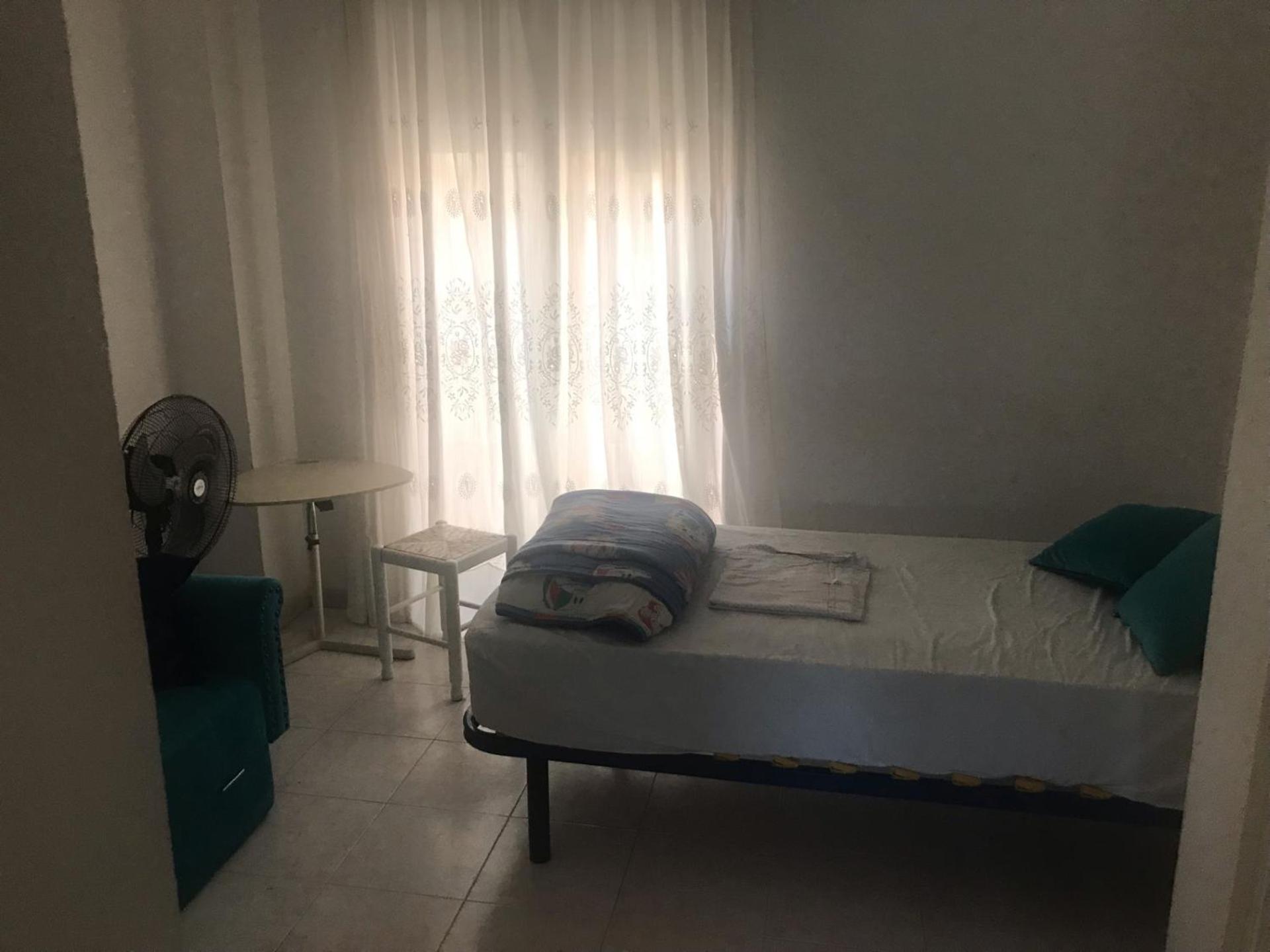 Malaga Habitacion En Apartamento Carlos Haya Apartment Ngoại thất bức ảnh